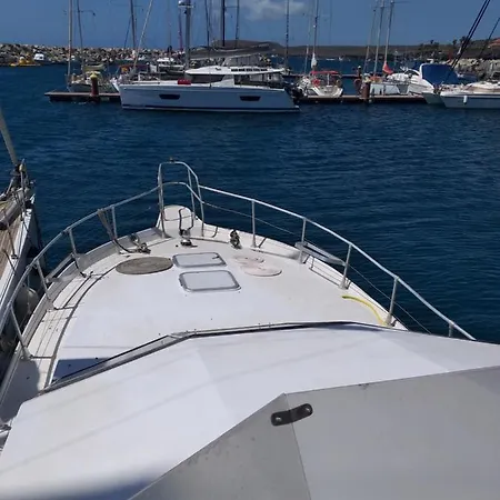 Motoryacht Favilu' بوتيل *