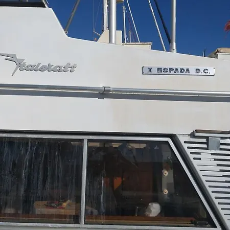 بوتيل Motoryacht Favilu' *