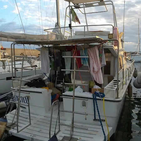 بوتيل Motoryacht Favilu' *
